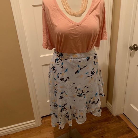 Lane Bryant NWT hi-low floral print skirt - Picture 4 of 11